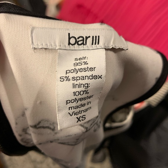 Peplum top - black and white flowers - Picture 2 of 2